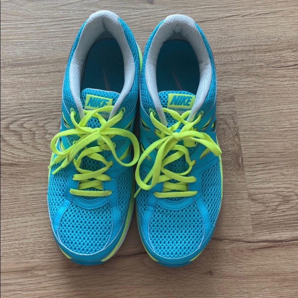 Nike sneakers 8.5